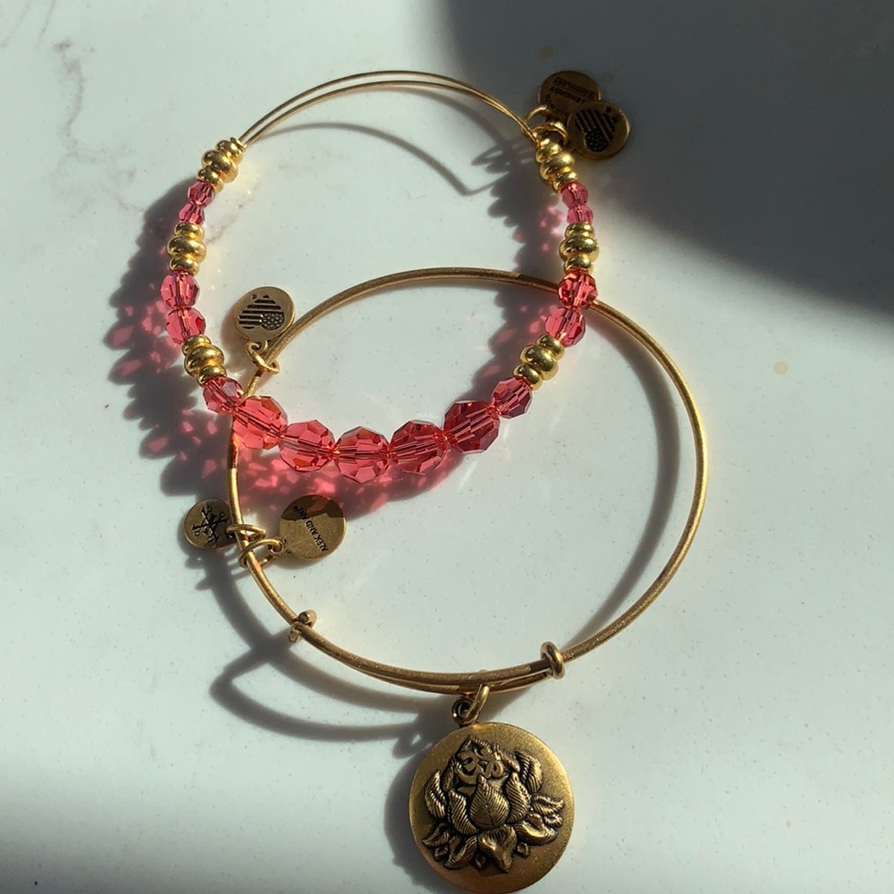 NWOT Alex & Ani Lotus Peace Petal Set